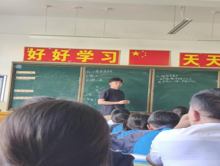 唐炜.png 唐炜.png